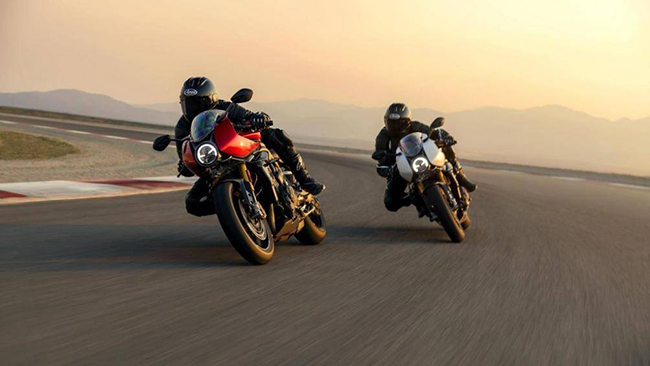 Được xây dựng dựa trên nền tảng của thế hệ Speed Triple 1200 hiện hành, biến thể RR mới nhất được Triumph &#34;lột xác&#34; mạnh mẽ với ngoại hình mới
