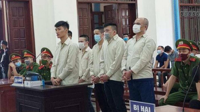 Các bị cáo tại phiên tòa sơ thẩm.