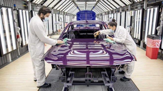 Nửa đầu tháng 9, lượng ô tô nhập khẩu về Việt Nam &#39;hụt hơi&#39;, khan hàng - 1