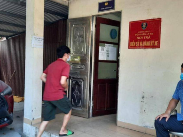 Ô tô - Các điểm đăng ký ô tô, xe máy mở cửa trở lại