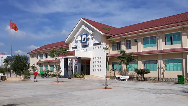 Tin mới vụ trưởng khoa bệnh viện bị cách chức vì không chấp hành lệnh điều động chống dịch - 1