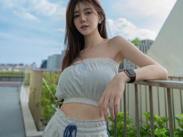 Media - "Nữ thần cầu lông" diện đồ thể thao vẫn gây sốt nhờ sắc đẹp lay động lòng người