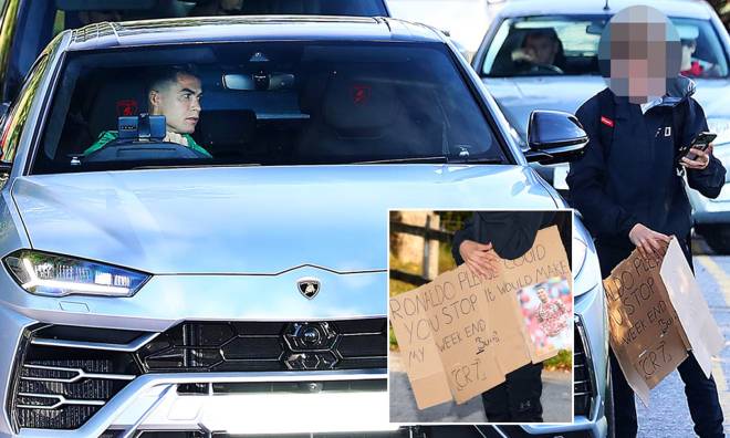 Cách đây vài ngày, Ronaldo từng "ghi điểm" khi dừng xe và chụp ảnh với một fan nhỏ tuổi