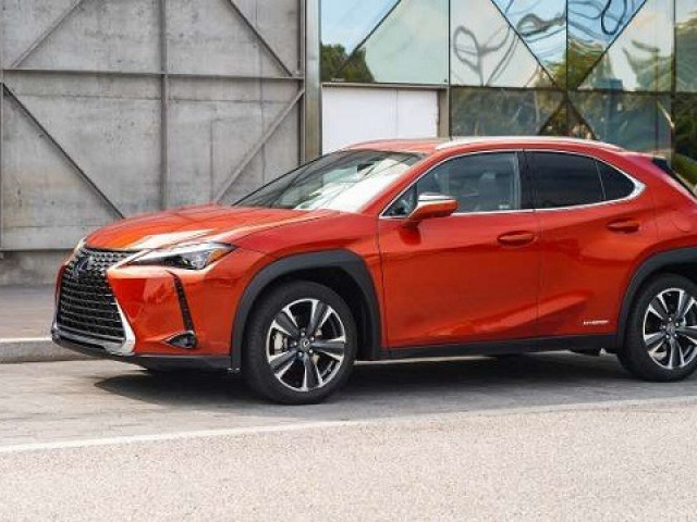 Ô tô - 5 mẫu ô tô hạng sang nhưng có giá vừa túi tiền