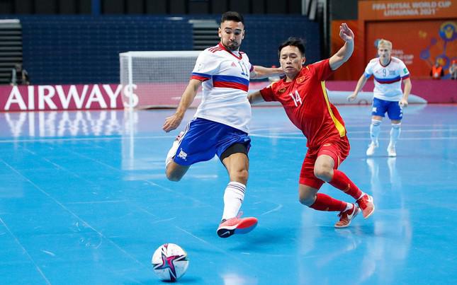 3 chàng trai nổi bật trong đội tuyển futsal Việt Nam: Thủ môn Hồ Văn Ý gây ấn tượng mạnh - 7