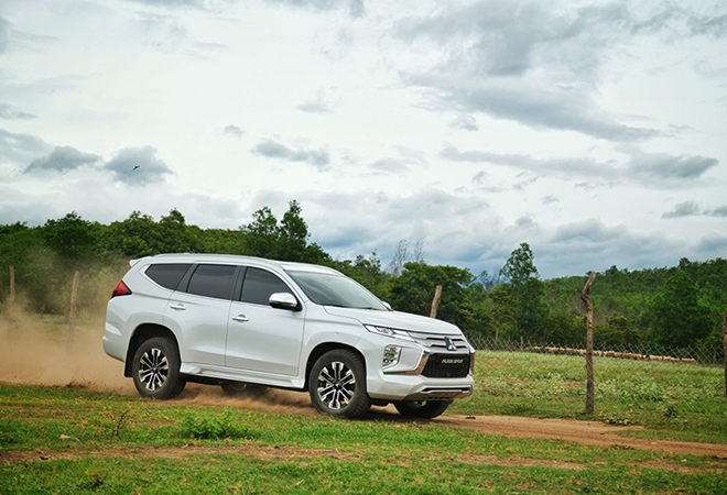 Giá xe Mitsubishi Pajero Sport tháng 9/2021, hỗ trợ 50% LPTB - 3