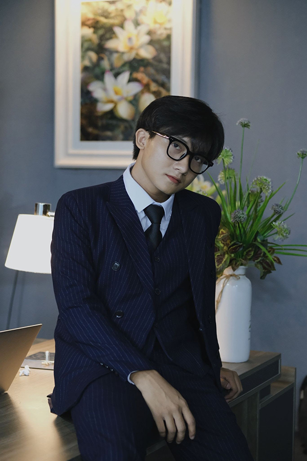 Toàn Phan được người hâm mộ nhận xét bảnh bao hơn rất nhiều so với hồi mới ra Hà Nội.