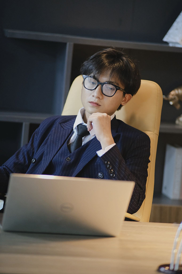 Anh chàng luôn cảm thấy may mắn vì được diễn và chưa bao giờ thấy mình đủ với nghề.&nbsp;