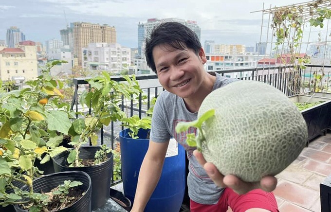 "Ông hoàng" bỏ làm giảng viên đại học về quê, lấy bạn đời yêu từ thuở học sinh giờ ra sao? - 7