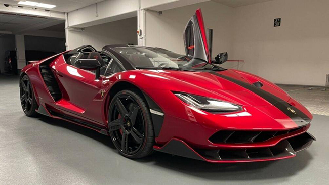 Mới đây, một chiếc Lamborghini Centenario với ngoại thất màu đỏ Rosso Efesto đã được rao bán với giá hơn 5 triệu USD
