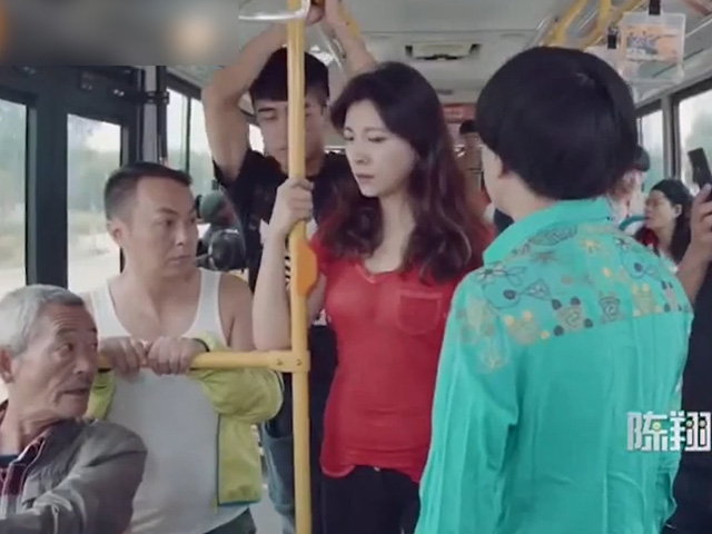 Cười 24H - Nỗi khổ của các người đẹp khi đi xe buýt