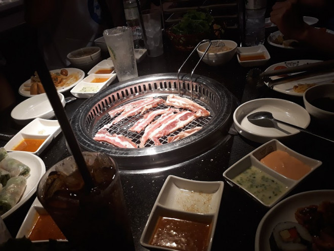 Tiêu thụ quá nhiều chất béo bão hòa có thể làm tăng nguy cơ phát triển bệnh tim. Ảnh: NHẬT LINH