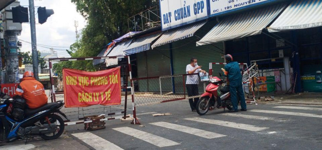 Đường vào chợ Cây Sộp vẫn phong tỏa