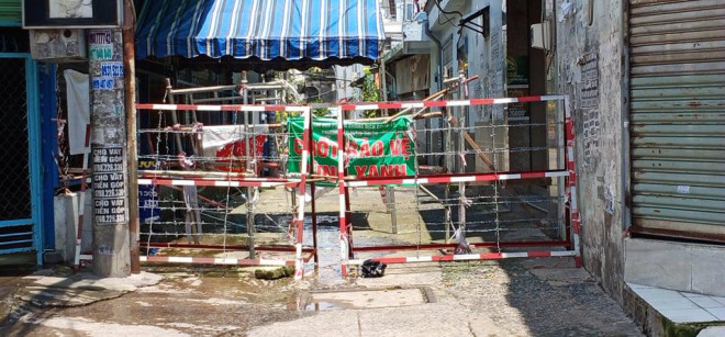 Chốt bảo vệ vùng xanh trên đường Trường Chinh, quận 12