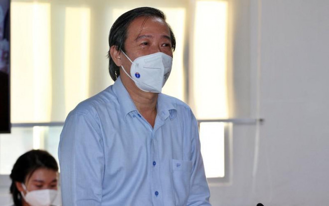 Bác sĩ Nguyễn Văn Vĩnh Châu, Phó Giám đốc Sở Y tế TP.HCM trả lời câu hỏi. Ảnh: TÁ LÂM