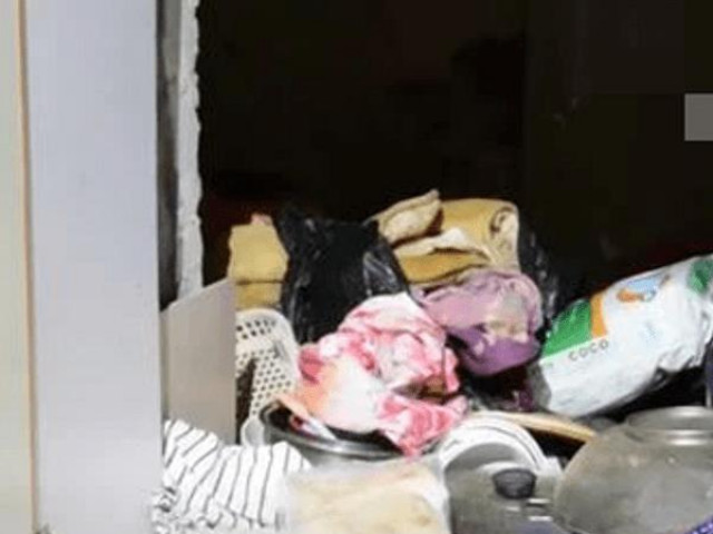 Thế giới - Phòng trọ bốc mùi lạ suốt 2 tháng, người phụ nữ tái mặt khi biết bí mật kinh hãi trong tủ