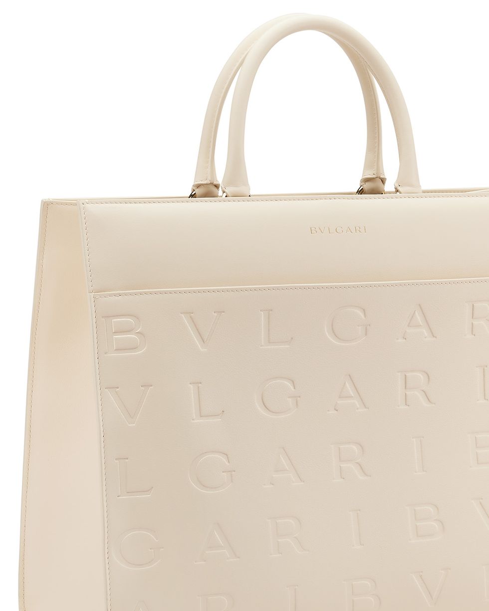 Phụ kiện và đồ da đẳng cấp của Bulgari cho năm 2022 - 2