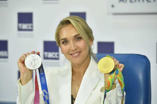 Vesnina bất ngờ được kẻ trộm trả lại 2 tấm huy chương Olympic bị đánh cắp và còn được tặng thêm 1 hộp chocolate