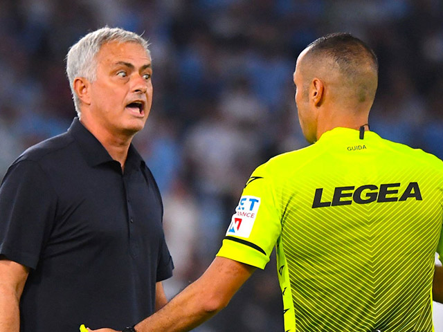 Bóng đá - Mourinho chỉ trích trọng tài, tuyên bố VAR "xử ép" khiến AS Roma thua đau