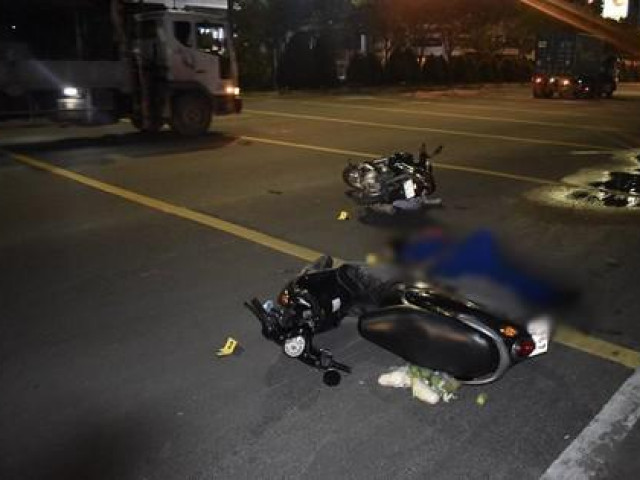 Tin tức trong ngày - Khởi tố vụ tai nạn giao thông do xe máy vượt sai quy tắc