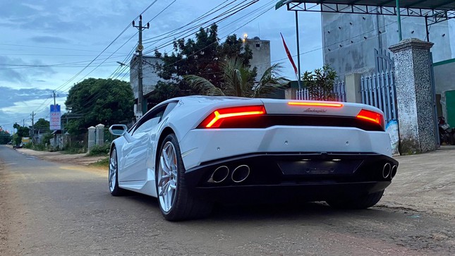 Xôn xao vụ 9X phố núi tậu Lamborghini: 'Phấn đấu năm sau mua thêm siêu xe Ferrari' - 3