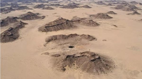 "Giếng Địa ngục" trong một bức ảnh chụp từ trên cao. Ảnh: AFP via Getty Images.