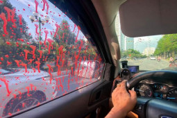 Tin tức trong ngày - Hàng loạt ô tô bị tạt sơn trong khu đô thị tại Hà Nội