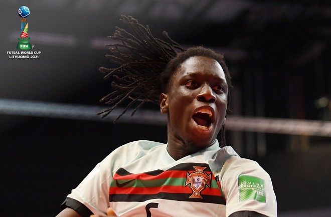 Bồ Đào Nha ngược dòng hạ Tây Ban Nha 4-2