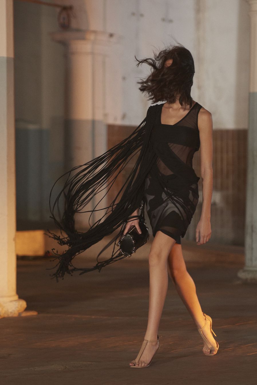 "Bản năng động vật" trong bộ sưu tập Xuân/Hè 2022 của Burberry - 4