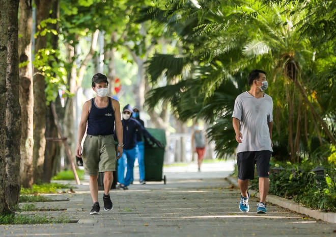 Ngày 28-9 là ngày đầu tiên TP Hà Nội cho phép hoạt động thể dục thể thao nhưng không quá 10 người