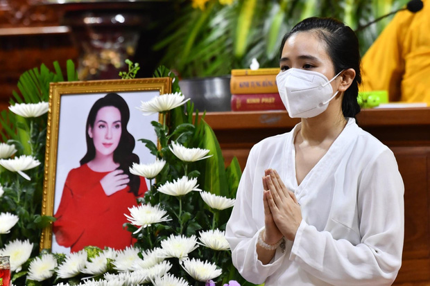 Con gái ruột công bố cáo phó, Mạnh Quỳnh nghẹn lòng tâm sự khi Phi Nhung qua đời - 4