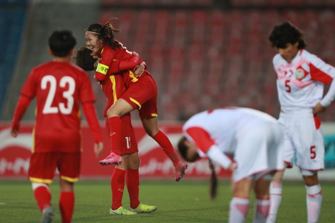 ĐT Việt Nam vùi dập&nbsp;Tajikistan để giành vé dự&nbsp; Asian Cup năm sau