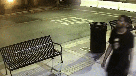 Hình ảnh kẻ biến thái được camera an ninh ghi lại.