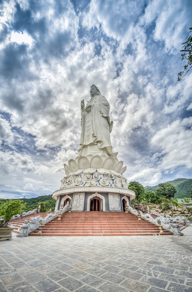 Đến xem ngôi chùa 13 lần tượng Phật "tỏa hào quang" - 5