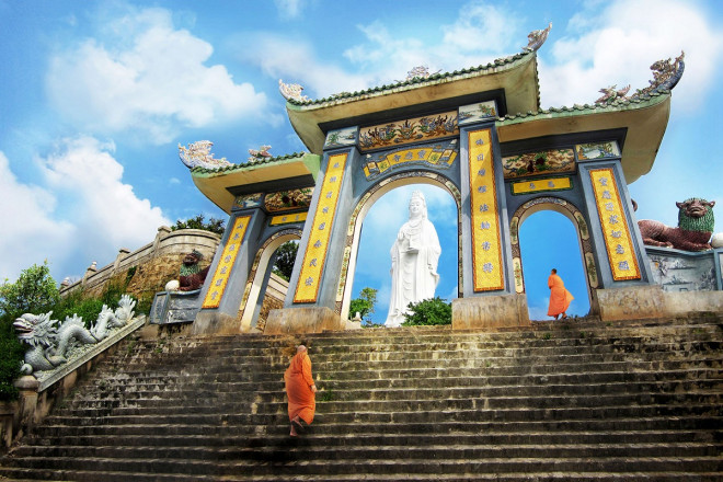 Đến xem ngôi chùa 13 lần tượng Phật "tỏa hào quang" - 8
