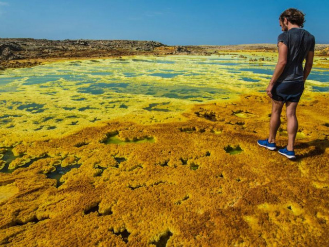 Du lịch - Chiêm ngưỡng vẻ đẹp tử thần đa sắc màu của vùng đất địa nhiệt kỳ bí