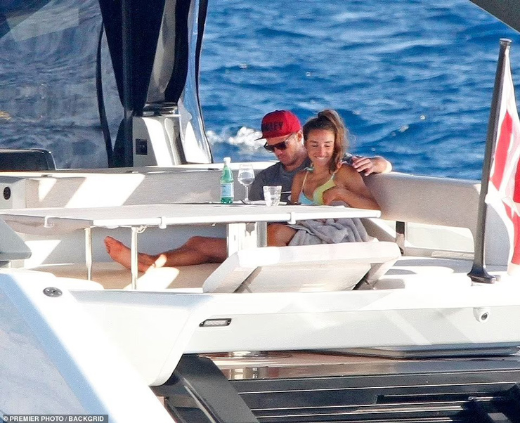 Hàng loạt bức ảnh tình tứ của Nagelsmann và nữ phóng viên tờ Bild được công bố