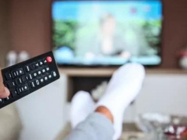 Nghiên cứu mới khẳng định: Đi ngủ mà không tắt tivi sẽ gây nguy hiểm cho sức khỏe
