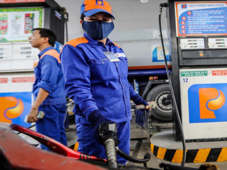 Thị trường - Tiêu dùng - Giá xăng dầu hôm nay 1/7: Dầu thô tăng giảm trái chiều, giá xăng tại Việt Nam chiều nay sẽ như thế nào?