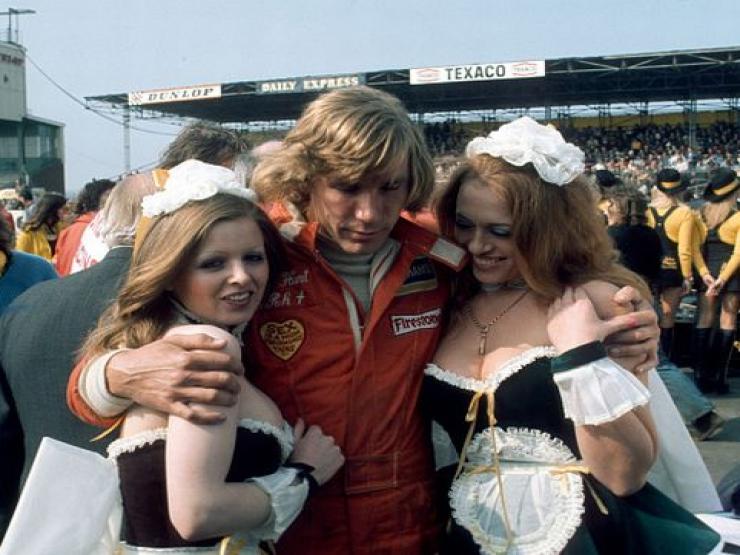 Thể thao - Tay đua tốc độ "à ơi" 5.000 người đẹp, "yêu" 36 tiếp viên