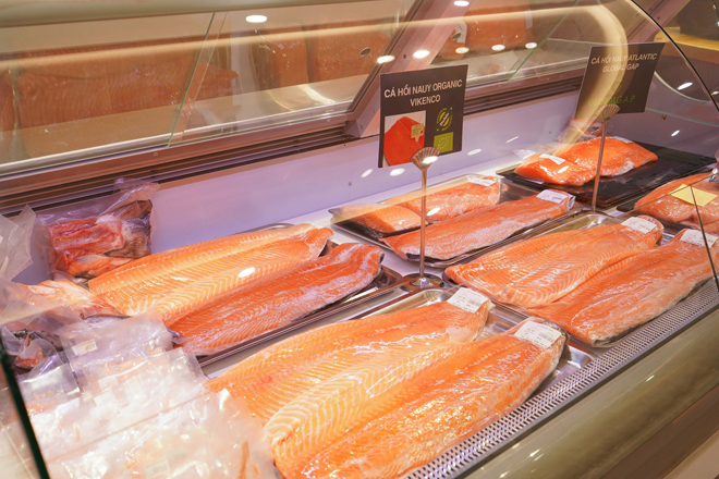 Tủ mát chuyên bảo quản cá hồi Na Uy tươi tại hệ thống Gofood.