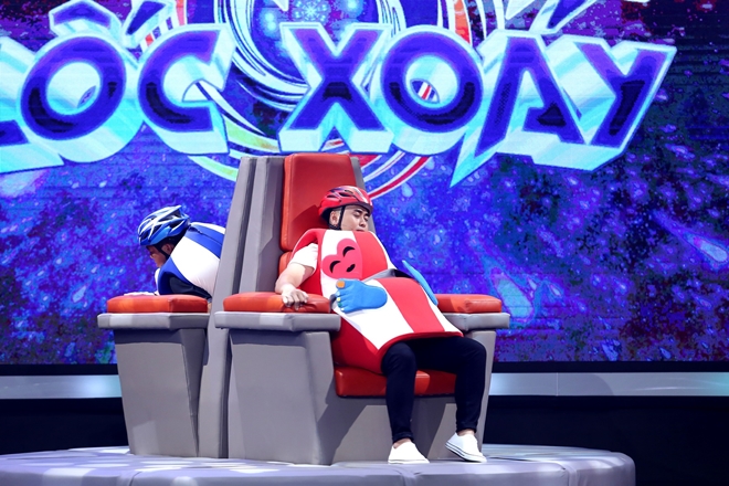 Lần đầu tiên xuất hiện gameshow có vòng xoay khổng lồ khiến các nghệ sĩ phải chắp tay chào thua - 7