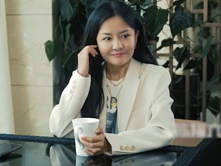 Clip hài hước - Cách nói chuyện khô khan của chàng trai khiến cho các cô gái phải khiếp sợ