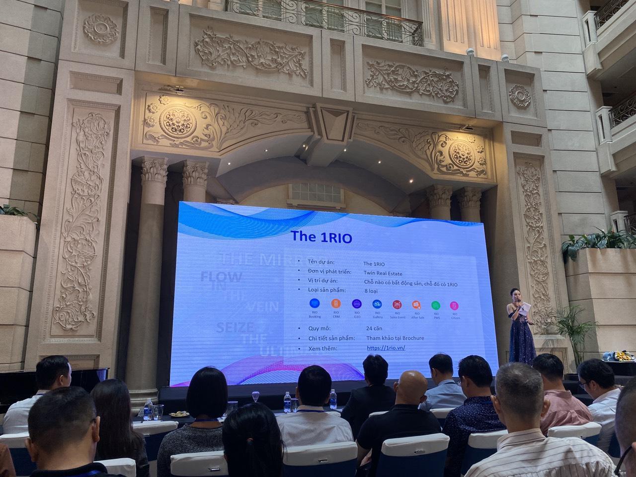 Dự án The 1RIO mô phỏng một buổi mở bán sản phẩm trực tuyến của Twin Real Estate trong vai trò chủ đầu tư
