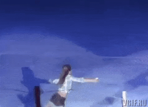 Những hành động khó tin của các người đẹp khiến bao người ngỡ ngàng - 5