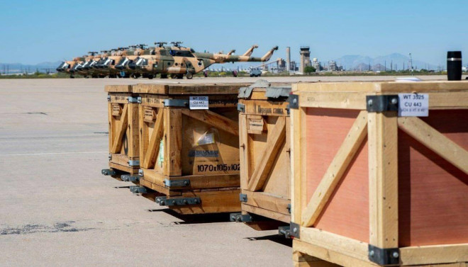 Quân đội Ukraine còn được cung cấp 20 trực thăng Mi-17, hai hệ thống phòng thủ bờ biển Harpoon; một số hệ thống tên lửa dẫn đường bằng laser, hàng trăm xe bánh lốp đa dụng cơ động cao được bọc thép, 200 thiết giáp chở quân M113, hơn 59.000.000 viên đạn vũ khí nhỏ, 75.000 bộ áo giáp và mũ bảo hiểm;