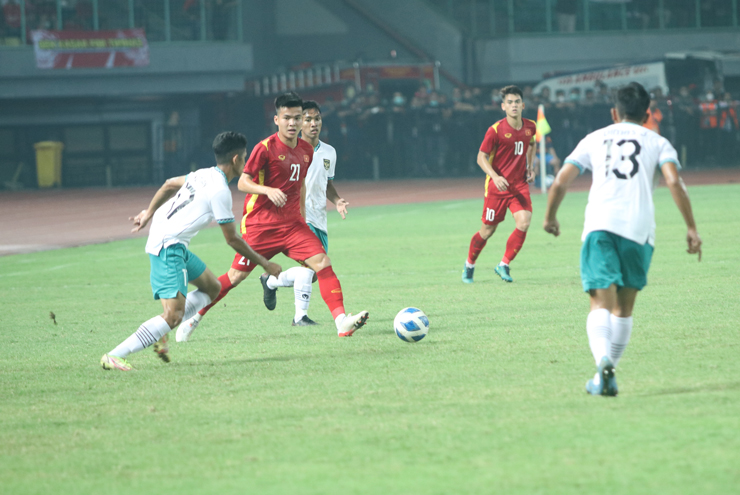 U19 Việt Nam vất vả trước U19 Indonesia