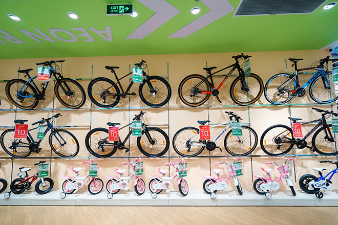 AEON Bicycle Bình Tân có đầy đủ các mặt hàng xe đạp: từ xe đạp trẻ em, xe đạp thể thao đến xe đạp dạo chơi trong thành phố