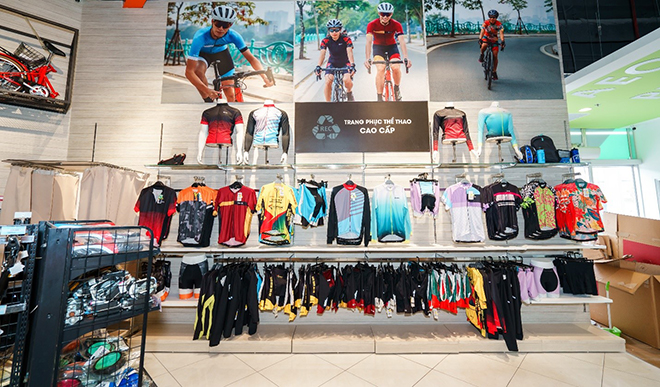 AEON Bicycle Bình Tân còn có các sản phẩm thời trang, các loại phụ kiện, nước tăng lực…