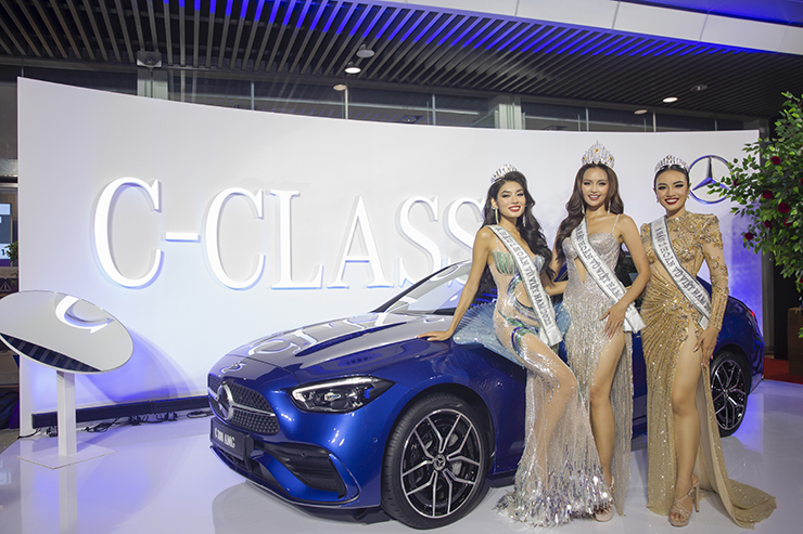 Tân Hoa hậu Hoàn Vũ được Mercedes-Benz tặng xe C300 AMG - 4